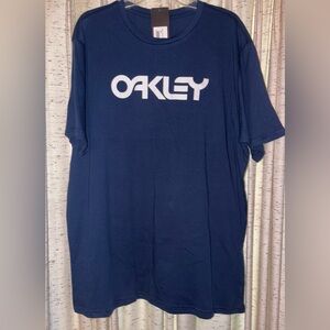 Oakley tee